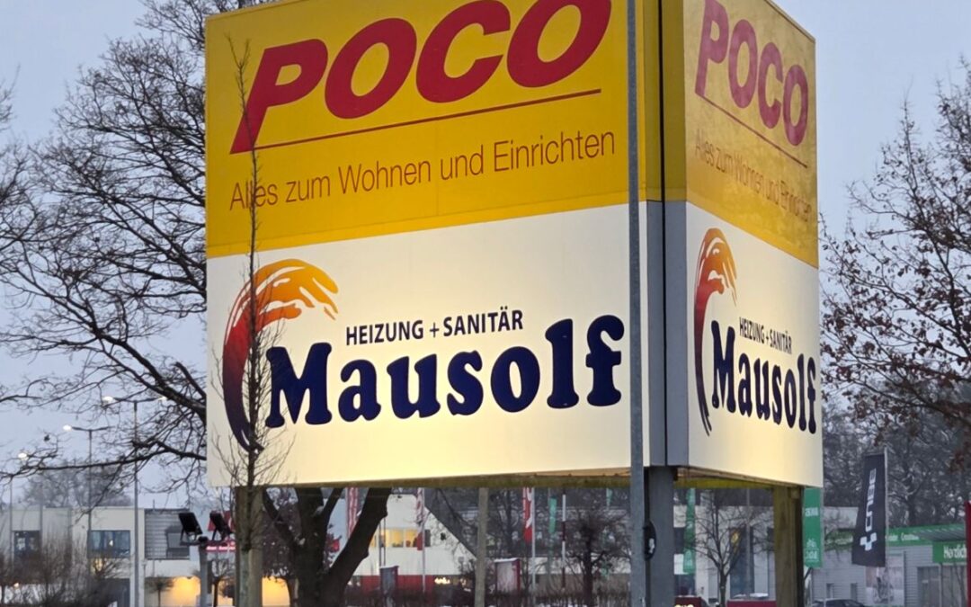 Mausolf Logo am Werbeturm erneuert
